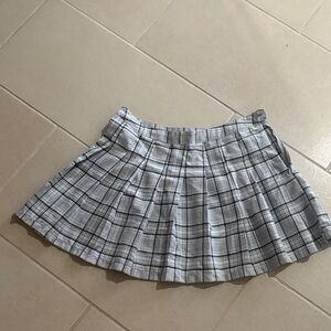 Forever 21 Plaid Skater Skirt - Black and White preppy casual mini pleated sizeL
